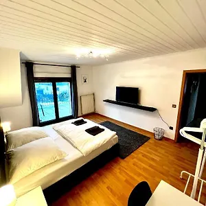 Praktisches Im Großen Haus Mit Garten Apartment Düsseldorf